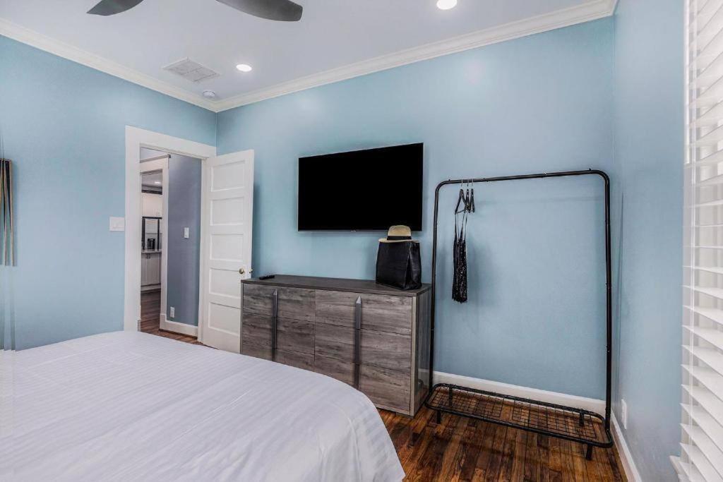 Luxury Designer Villa By The Beach Bright Beautiful Brand New Galveston Exteriör bild