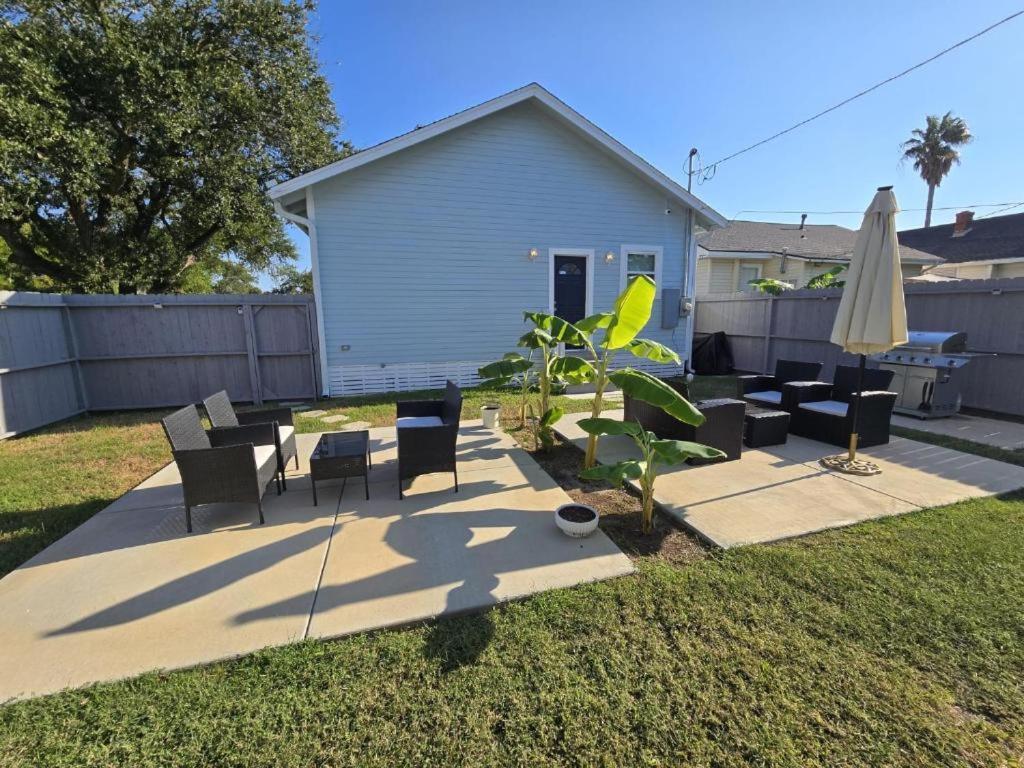 Luxury Designer Villa By The Beach Bright Beautiful Brand New Galveston Exteriör bild