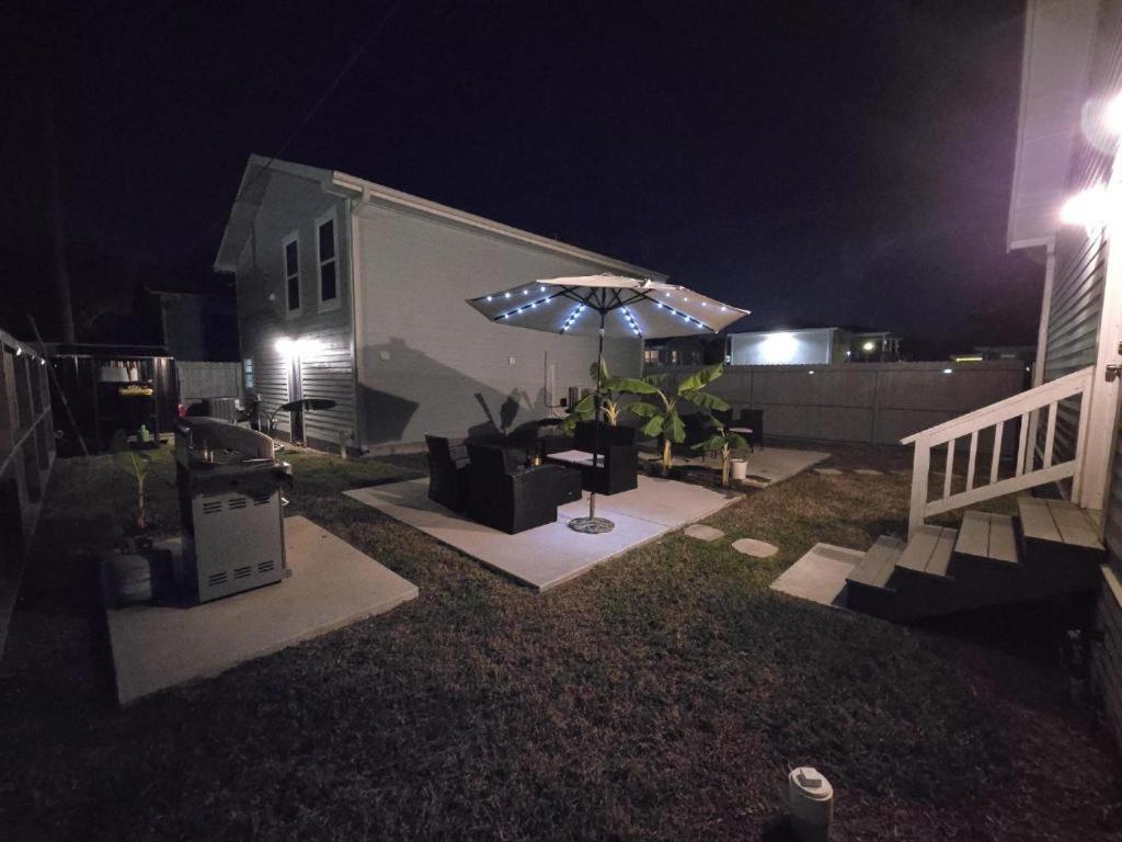Luxury Designer Villa By The Beach Bright Beautiful Brand New Galveston Exteriör bild